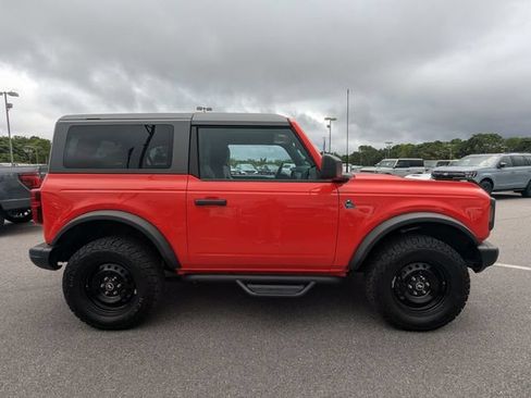 Used 2022 Ford Bronco Black Diamond AWD/4WD image 2