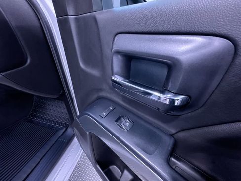 Used 2018 Chevrolet Silverado 1500 LT w/ All Star Edition image 35