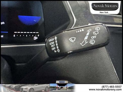 Used 2023 Volkswagen Tiguan SE R-Line AWD/4WD image 19