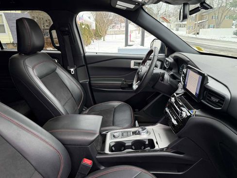 Used 2024 Ford Explorer ST-Line w/ Class IV Trailer Tow Package image 44