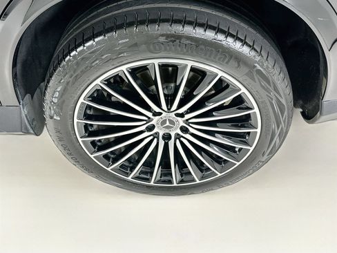 Used 2025 Mercedes-Benz GLC 300 4MATIC image 34