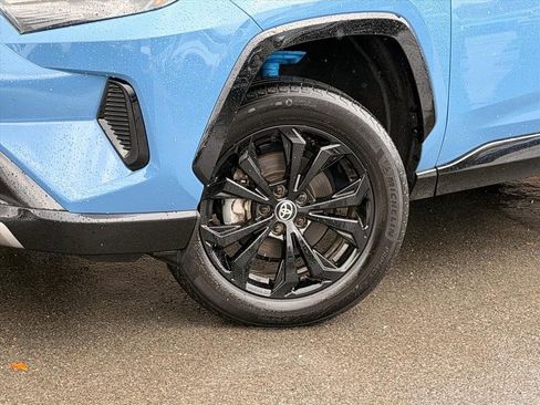 Used 2024 Toyota RAV4 SE w/ Convenience Package image 28