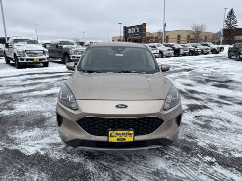 Used 2020 Ford Escape SE image 3