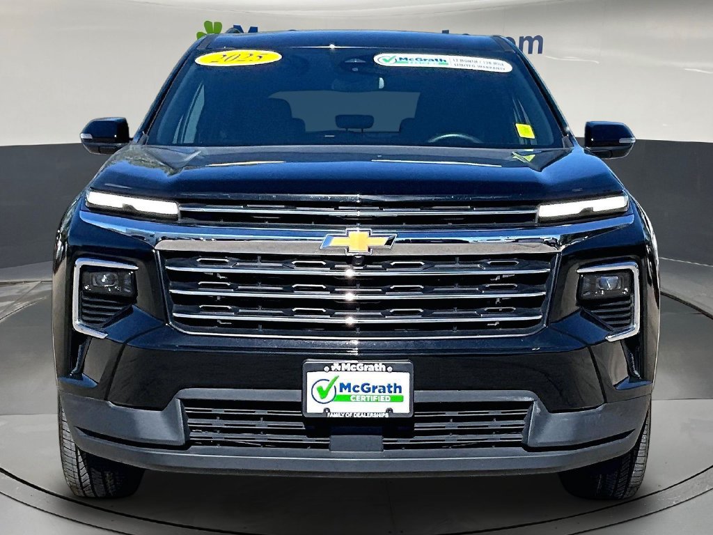 Used 2025 Chevrolet Traverse LT AWD/4WD image 2