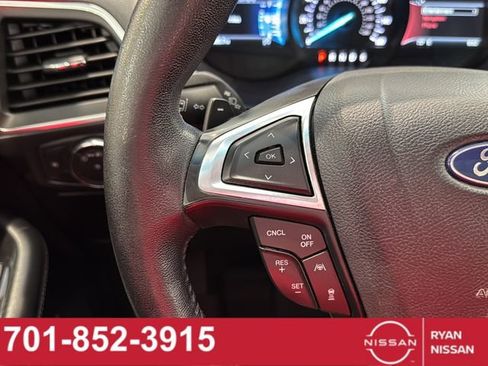 Used 2019 Ford Edge Titanium w/ Equipment Group 301A AWD/4WD image 27