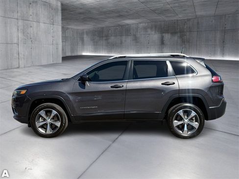 Used 2019 Jeep Cherokee Limited w/ Luxury Group image 3