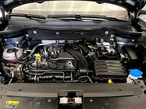 Used 2024 Volkswagen Taos SE image 10