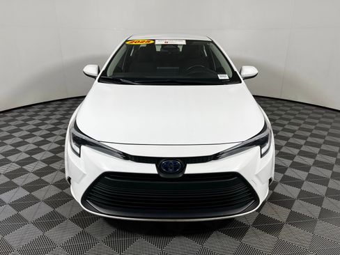 Certified 2025 Toyota Corolla LE image 2