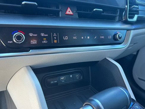 Used 2024 Kia Sportage EX FWD image 34