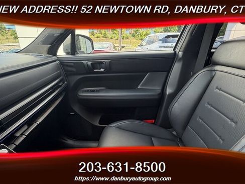 Used 2025 Hyundai Santa Fe Calligraphy AWD/4WD image 16