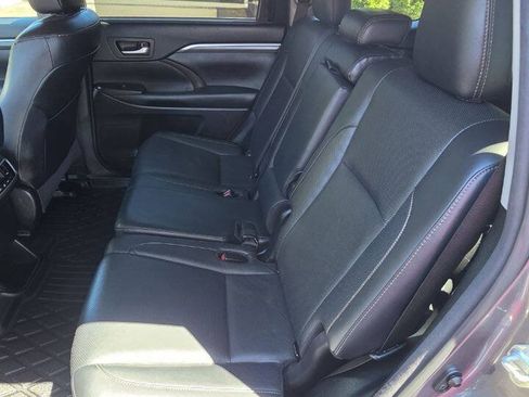 Used 2018 Toyota Highlander Limited AWD/4WD image 11