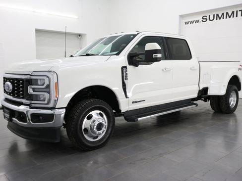 Used 2023 Ford F350 Lariat w/ FX4 Off-Road Package image 7