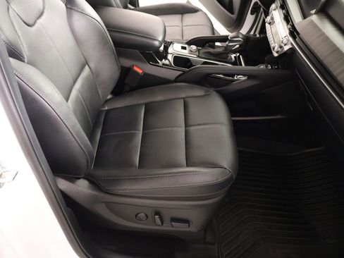 Used 2024 Kia Telluride EX w/ EX Captain's Chair Package FWD image 15