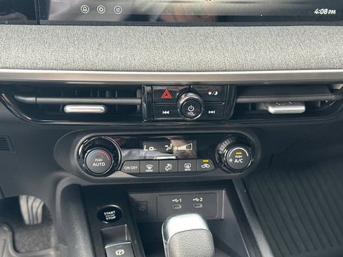 New 2026 Nissan Kicks SV image 29