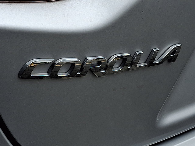 Used 2022 Toyota Corolla LE FWD image 17