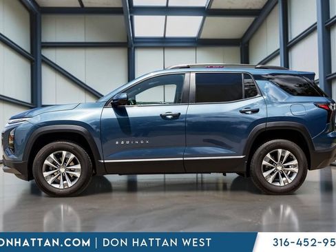 Used 2025 Chevrolet Equinox LT w/ Convenience Package II AWD/4WD image 2