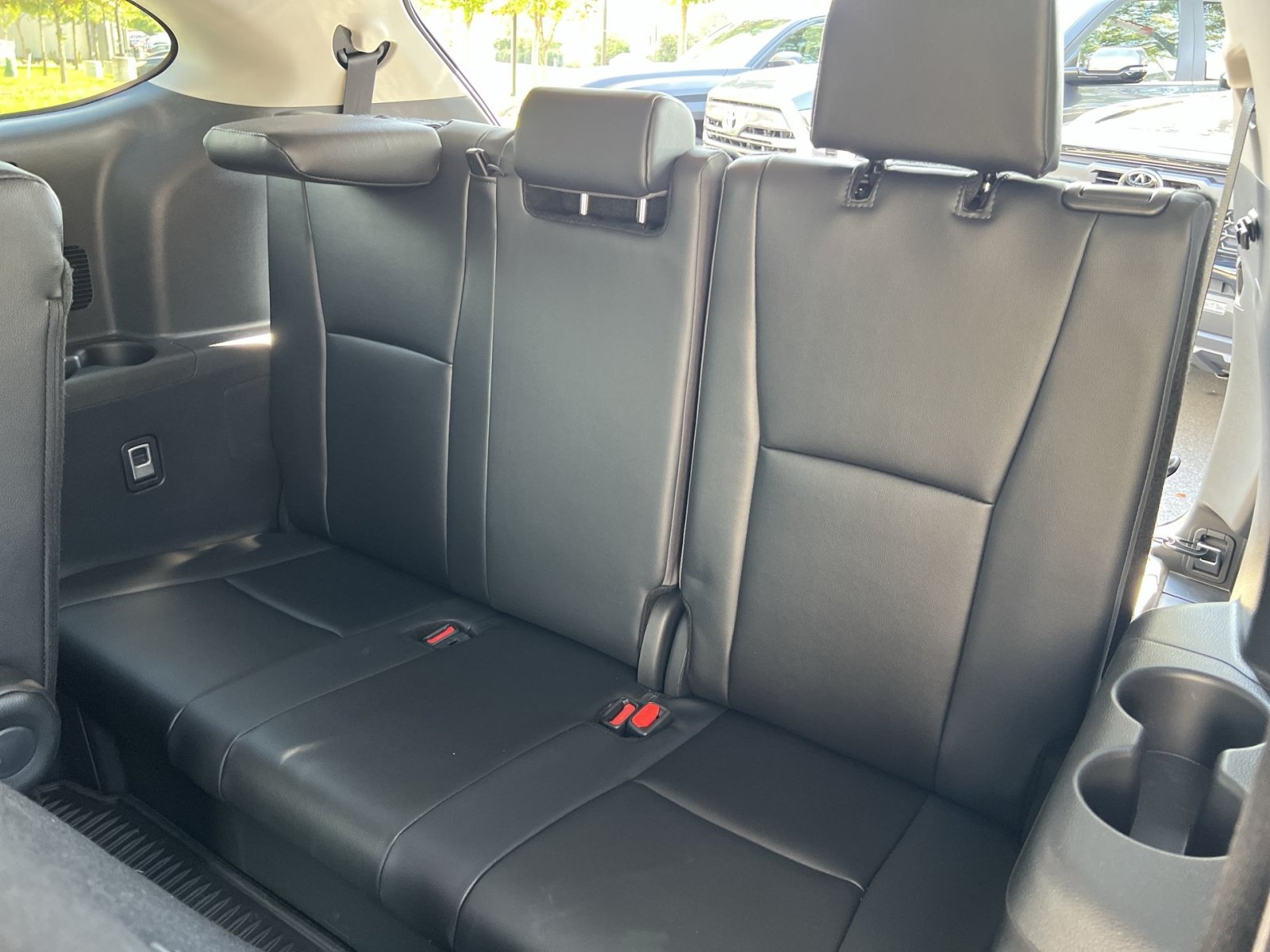 Used 2025 Toyota Highlander XLE AWD/4WD image 26