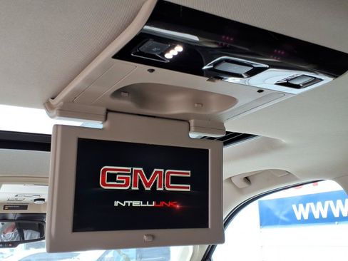 Used 2017 GMC Yukon SLT w/ Open Road Package AWD/4WD image 16