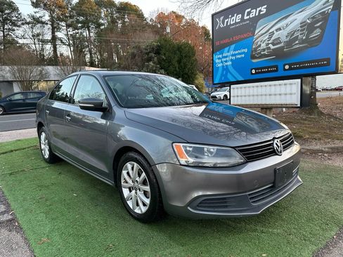 Used 2012 Volkswagen Jetta SE image 1