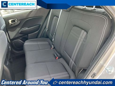 Used 2023 Hyundai Venue SEL w/ Cargo Package image 10