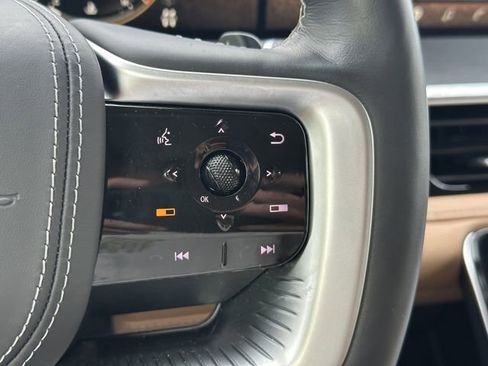 Used 2025 INFINITI QX80 Sensory AWD/4WD image 28