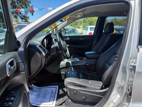 Used 2013 Jeep Grand Cherokee Altitude AWD/4WD image 3