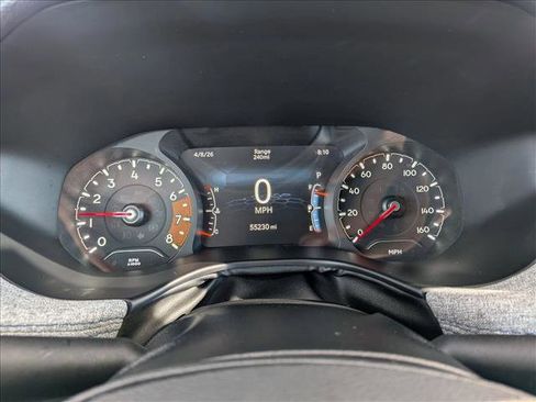 Used 2024 Jeep Compass Latitude image 12