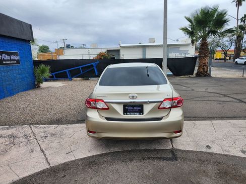 Used 2013 Toyota Corolla LE FWD image 12