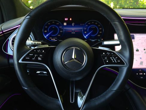 Used 2023 Mercedes-Benz EQS 580 4MATIC SUV image 42