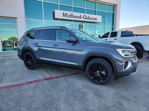New 2026 Volkswagen Atlas SE FWD image 8