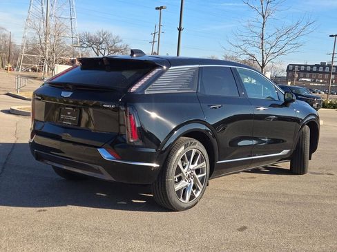 New 2026 Cadillac Optiq Luxury 1 image 12