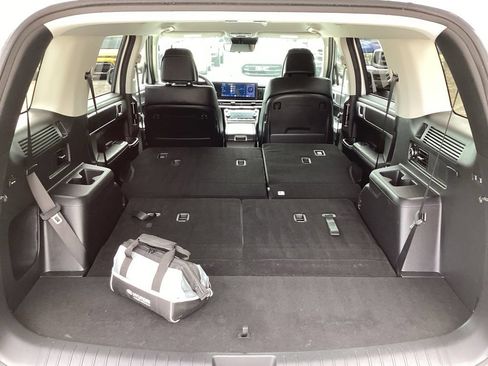 Used 2025 Hyundai Santa Fe SEL FWD image 15
