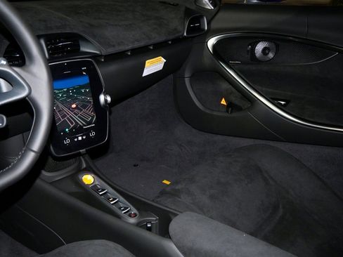 New 2026 McLaren Artura image 18