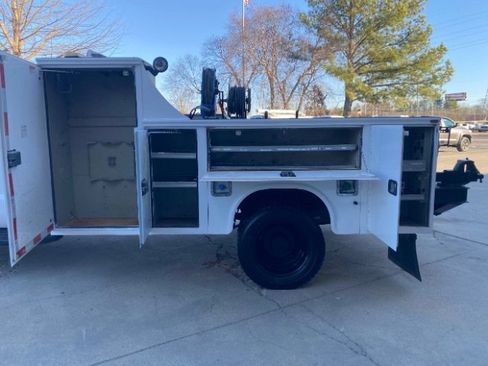 Used 2014 Ford F550 4x4 Regular Cab Super Duty image 8