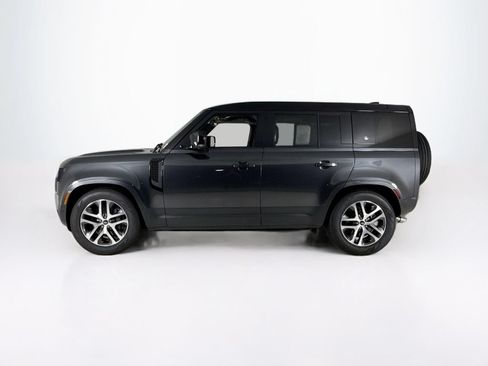 Used 2024 Land Rover Defender 110 SE AWD/4WD image 2