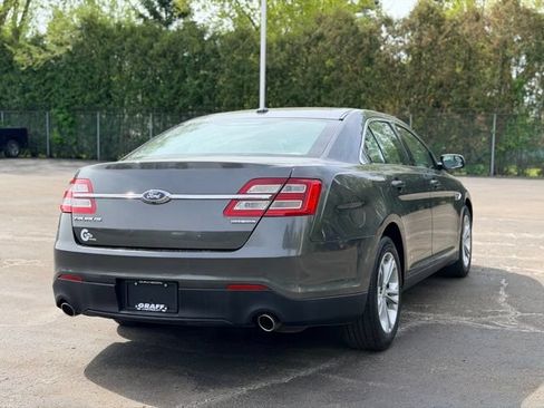 Used 2018 Ford Taurus SE FWD image 4