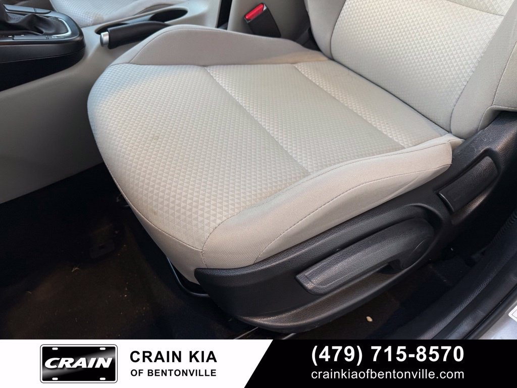 Used 2025 Kia Soul LX w/ LX Technology Package FWD image 23