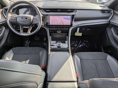 New 2026 Jeep Grand Cherokee Altitude AWD/4WD image 30