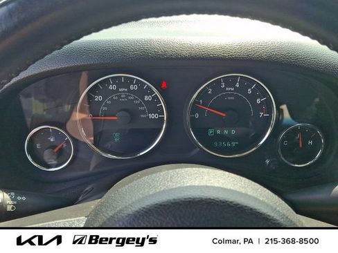 Used 2015 Jeep Wrangler Unlimited Sahara w/ Connectivity Group AWD/4WD image 19