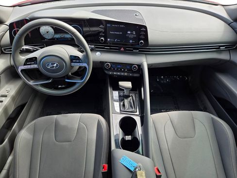Used 2021 Hyundai Elantra SEL w/ Convenience Package FWD image 19