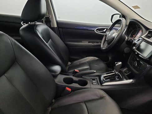 Used 2019 Nissan Sentra SR w/ Premium Package (SR) FWD image 21