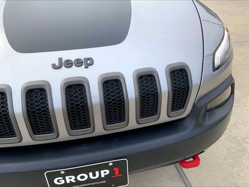 Used 2017 Jeep Cherokee Trailhawk image 28