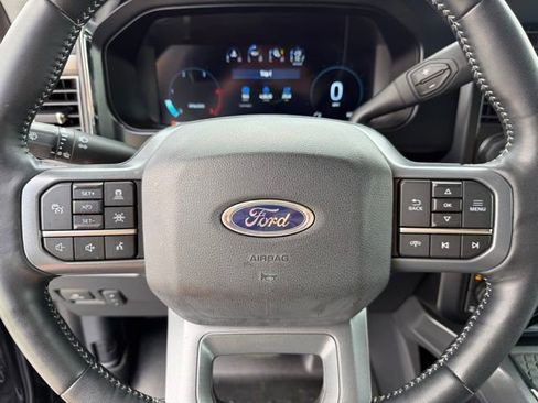 Used 2024 Ford F250 Lariat w/ Lariat Ultimate Package AWD/4WD image 14