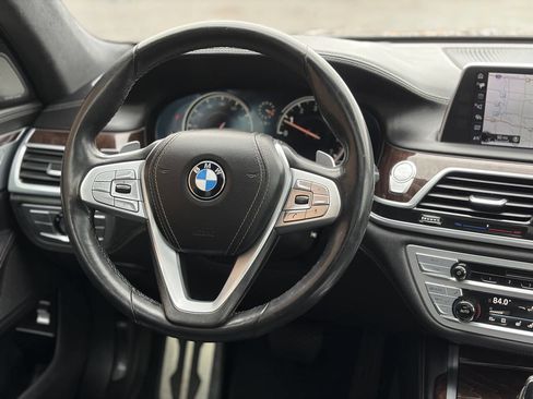 Used 2017 BMW 750i xDrive image 26