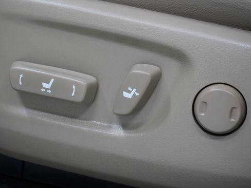Used 2016 Toyota 4Runner SR5 Premium RWD image 16