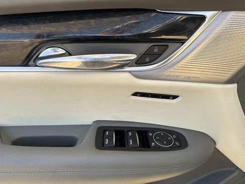 Used 2023 Cadillac XT6 Premium Luxury w/ Technology Package FWD image 20