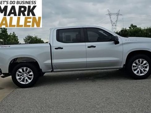 Used 2022 Chevrolet Silverado 1500 Custom AWD/4WD image 9