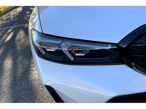 Used 2025 BMW M340i xDrive w/ Premium Package image 29