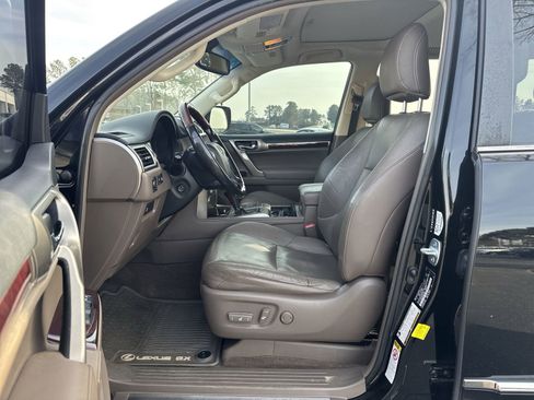 Used 2016 Lexus GX 460 image 16