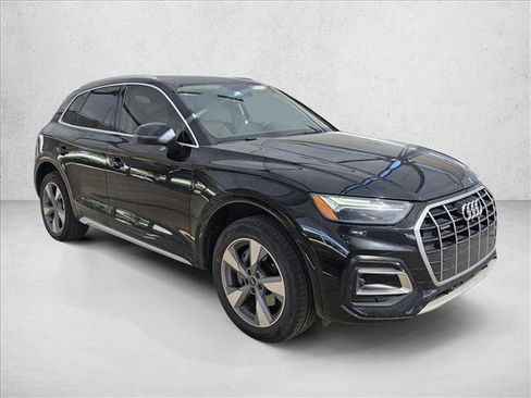Used 2023 Audi Q5 2.0T Premium w/ Convenience Package image 3